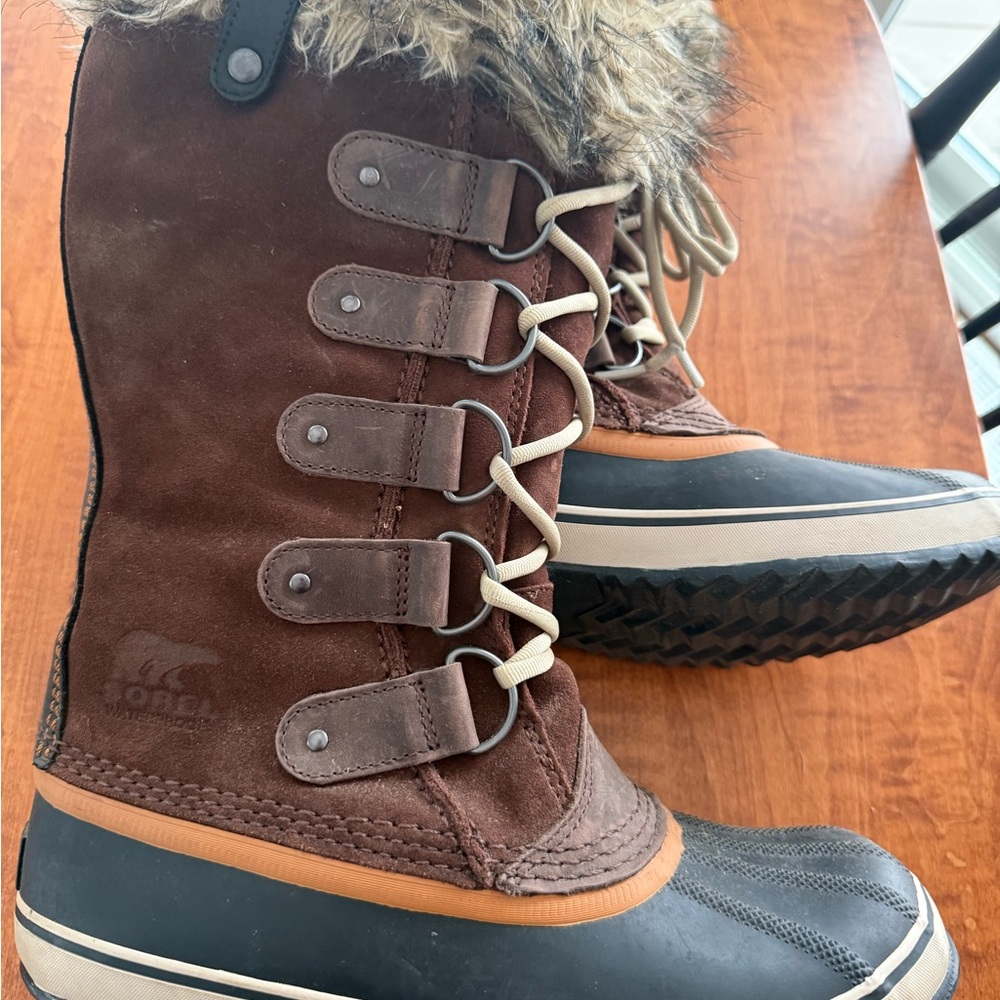 Sorel Women's Dark Brown and Black Winter Boots